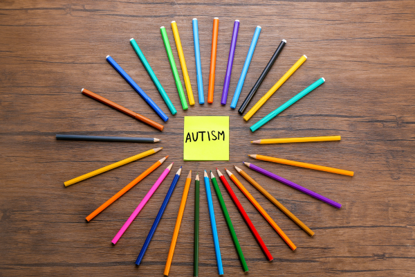 Conectando os Pontos: Autismo, TDAH, Autismo e TDAH e o Processo de Diagnóstico de Autismo